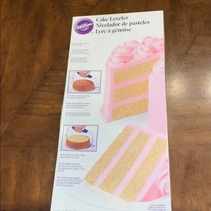 Cake leveler